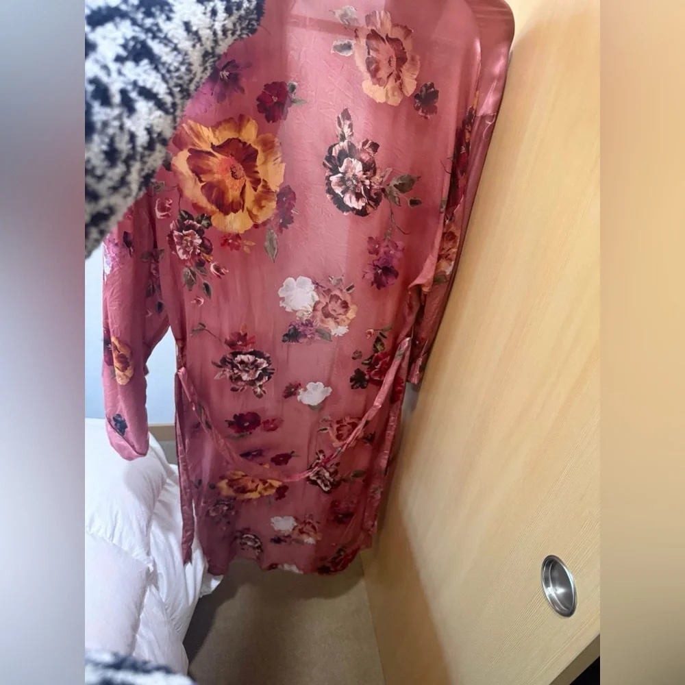 Silk Robe - Picture 2 of 3